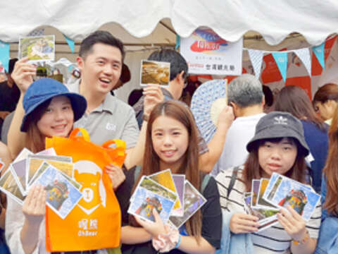 前進「日本旅行博覽會」，金門縣政府及金湖飯店派代表參與設攤，齊力於活動期間向日本民眾介紹金門，推廣金門觀光。