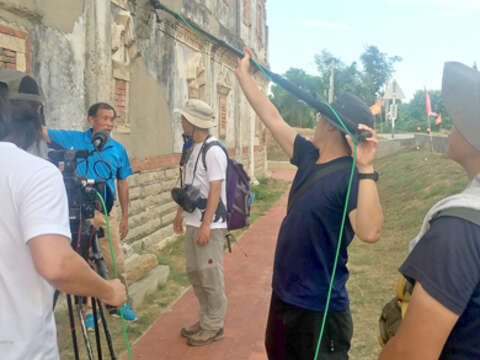 金門縣政府為加強主題旅遊行銷，讓遊客愛遊金門，今年加強旅遊資源整合包裝及行銷推廣力度，極力推廣「古寧頭水巷蚵程探索、古崗湖畔走讀庄頭小旅行、蔡厝古道」等遊程，特別邀請行腳節目《MIT台灣誌》移師金門深度探索紀錄，加強推廣金門獨特的旅遊深度，帶給觀眾新型態的主題遊程風貌。