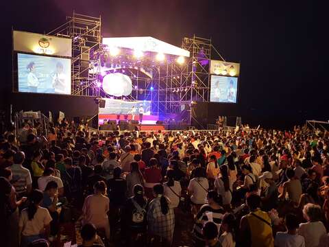 夏日音樂季落幕湧入大量人潮