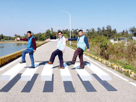 太湖3D斑馬線 提醒駕駛減速慢行
