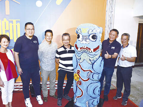 「金沙陽翟－積不可獅」樂高主題活動，現場展出1比1的擬真樂高積木風獅爺。（陳冠霖攝）