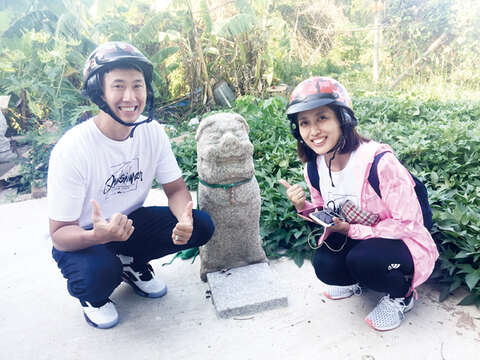 金沙鎮「APP尋找風獅爺」，8月起登場，吸引遊客和民眾參與，凡達成活動規定之任務即可兌領主題紀念品。金門籍兌領風獅爺微型積木，今起移至金沙鎮公所二樓受理，數量有限，換完為止。（陳麗妤攝）