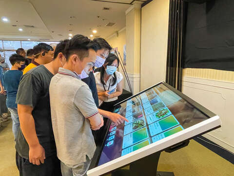 業者搶先體驗旅遊服務系統