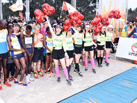 2021金門馬拉松是否續辦，縣府將在1/11正式對外宣布圖為2019金門馬拉松賽事及相關活動盛況。 （縣府教育處提供）