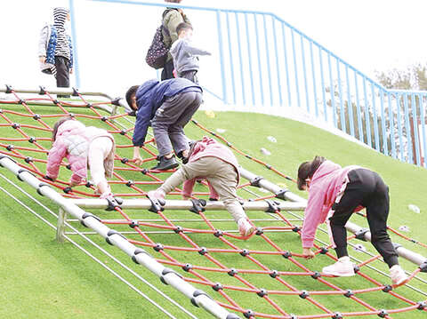 幸福童趣Let's Go--莒光共融公園遊戲場5月2日啟用，邀請大小朋友一起同樂。（金門縣政府教育處提供）