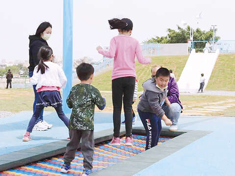 幸福童趣Let's Go--莒光共融公园游戏场5月2日启用，邀请大小朋友一起同乐。（金门县政府教育处提供）