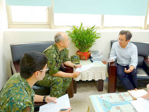 縣府觀光處與金防部人員協商暫停開放擎天廳。