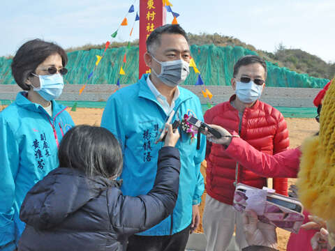 金門縣長楊鎮浯今天受訪宣佈2022金門馬拉松延期辦理。（楊水詠攝1）