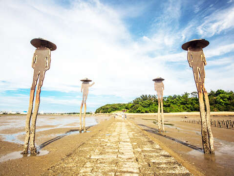 最受年輕人喜愛的「你要不要吃哈密瓜~金門版」超夯MV，融入金門版聖米歇爾山-建功嶼。（觀光處提供）