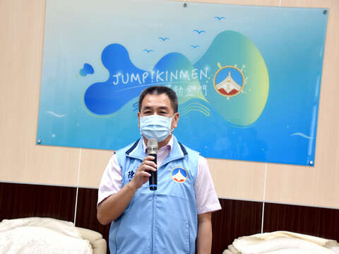 連3年遭到疫情攪局的金門馬拉松，金門縣政府考量目前疫情漸趨緩，昨天特別召開記者會，由陳祥麟秘書長宣布，2022金門馬拉松競賽組賽事將在4月24日恢復舉辦。（縣府提供）