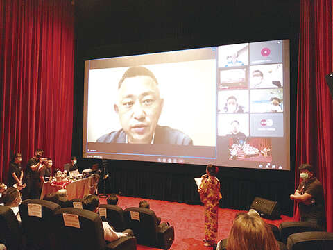 金門縣政府大力推動國際觀光，昨（21）日與日本沖繩共同舉行「2022金門沖繩旅遊交流—尋找風獅爺APP改版」新聞發布會，不只為金門拓展國際觀光開創新局，也增進雙方的旅遊互動與連結。（林靈攝2）