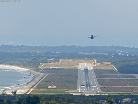 134高地即时影像可观看到尚义机场飞机起降，航空迷绝对不能错过。