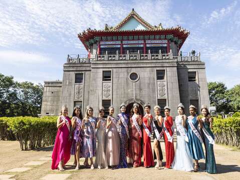 十位來世界各地的外國佳麗和三位台灣本土佳麗大陣仗來金門拍攝短影音(圖片來源：中華全球城市選拔協會)