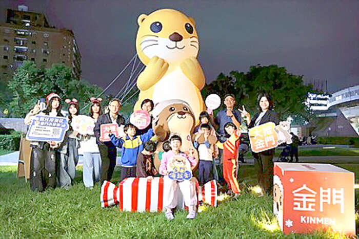 本县经武酒窖等7处景点跻身观光百大亮点,闪耀全台,县府今年再度带领可爱的观光IP代表队,跨海参与年度盛事「2026台湾灯会在嘉义」。(县府提供)