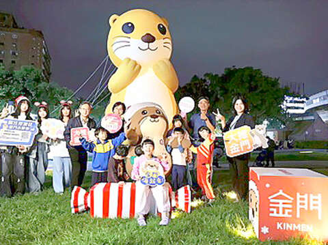 本县经武酒窖等7处景点跻身观光百大亮点,闪耀全台,县府今年再度带领可爱的观光IP代表队,跨海参与年度盛事「2026台湾灯会在嘉义」。(县府提供)