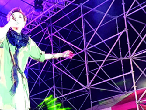 海島音樂季閉幕 歌手台上賣力表演