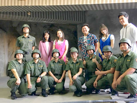 衛視中文台「旅行應援團」節目人員合影