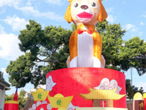 金門燈會今日登場，高達八米的狀元犬，十分有看頭。