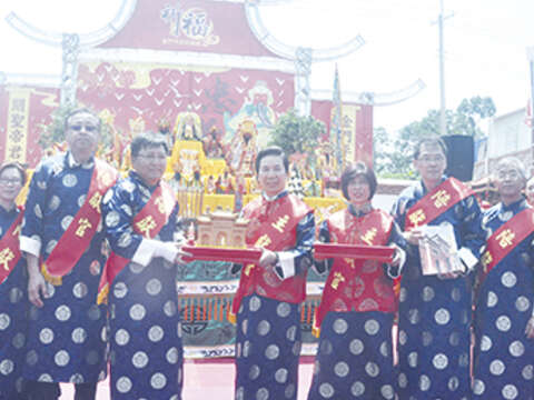 金門平安祈福季活動昨日齊聚瓊林忠義廟舉行聯合獻敬大典。(李金鎗攝)