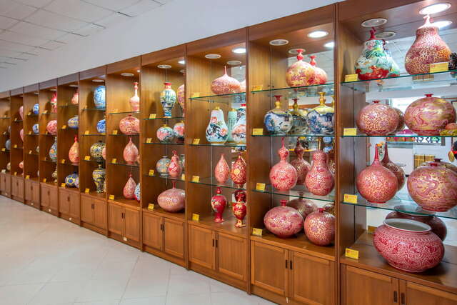 金门县陶瓷厂贩售精美瓷器