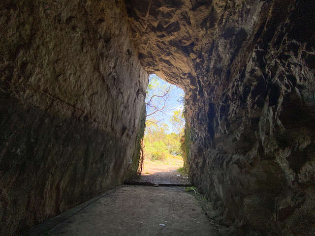 高洞坑道入口