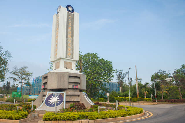 八二三戰役勝利紀念碑座落在當時落彈量最多的地方