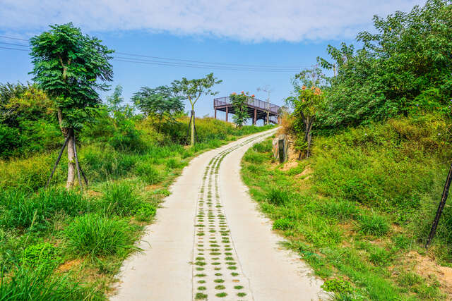 平坦舒適的登山步道
