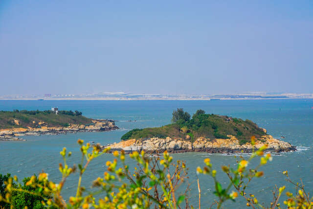 後方為興建中的廈門翔安國際機場