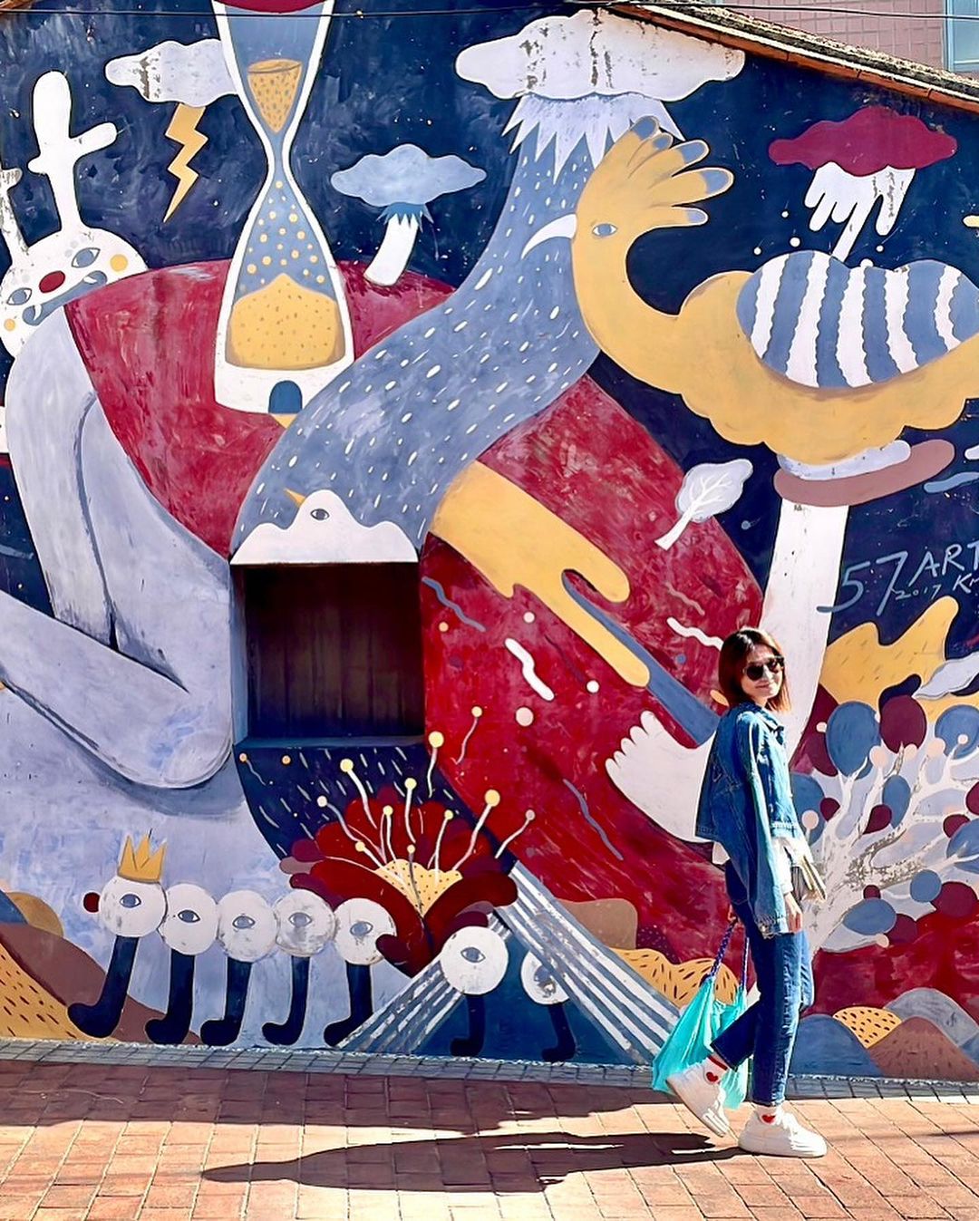沙美老街
藏身在老街巷內的彩繪牆，將金門特色融入現代風格作品之中，成為旅途中的小驚喜。

來參加免費導覽，認識沙美老街！
沙美老街...