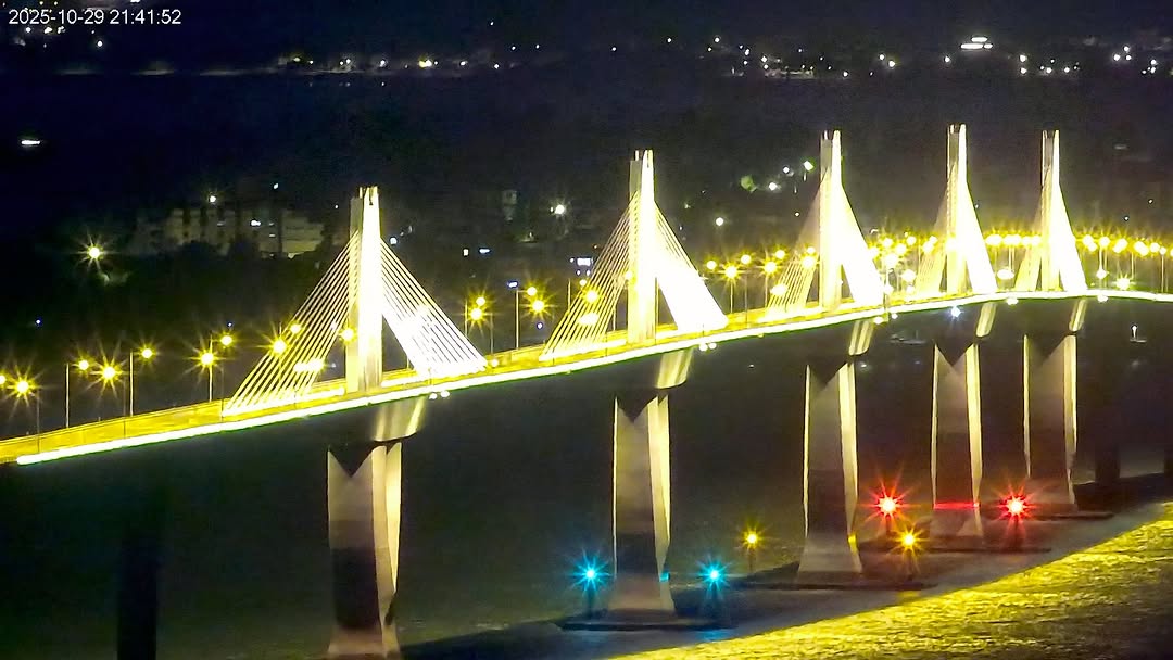 金門大橋
金門大橋今日開通滿三年啦!
自開通以來,不僅讓往返金門本島與烈嶼更為便利,也成為金門最迷人的風景之一。
每到夜晚,橋上燈...