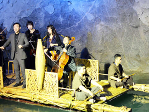 金門坑道音樂節昨在翟山坑道登場,再次讓全場聽眾集體醉倒。