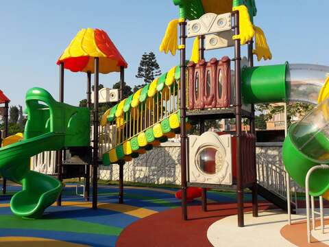 古寧國小兒童遊憩區