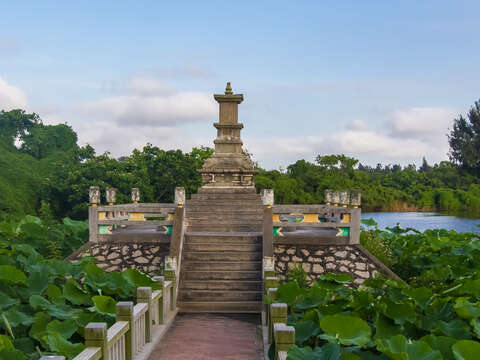 古龍頭水尾塔