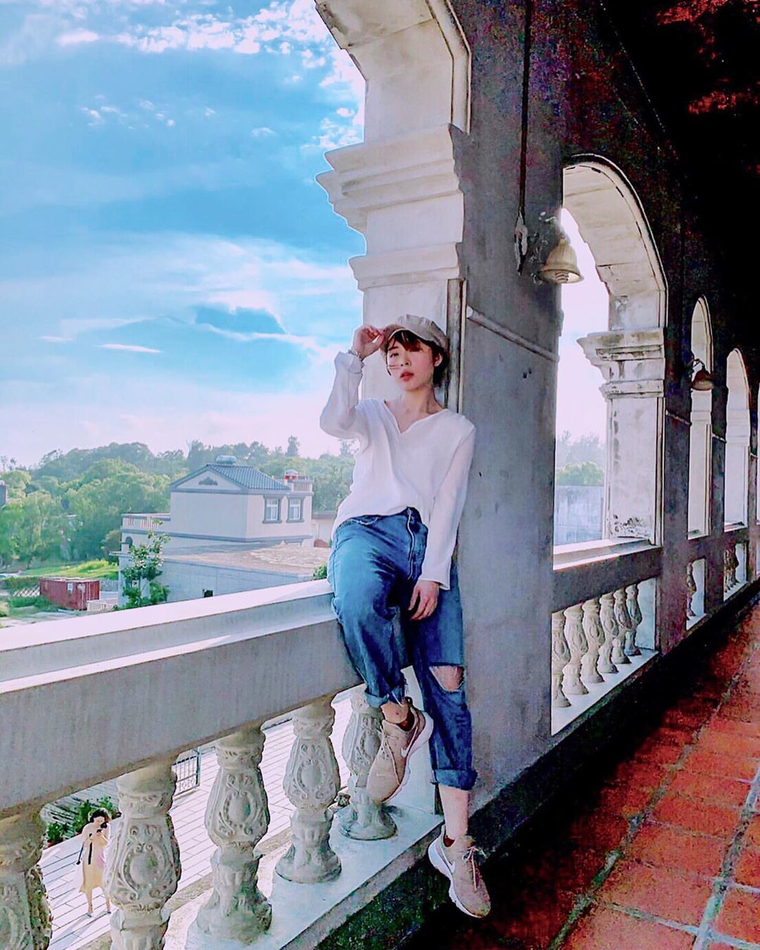 Taking some photos and check-in at some attractions in Jinhu Town...