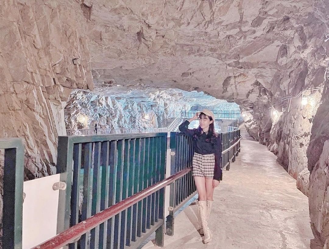 九宮坑道
小金門最著名的九宮坑道，與大金門的翟山坑道同樣曾為地下化作戰設施的重要軍事坑道，坑道主體則是堅硬的花崗岩。

如今有規劃...