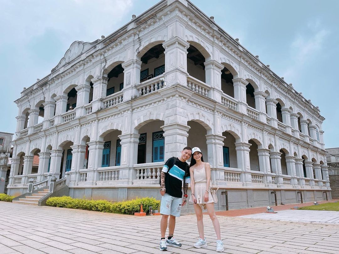 陳景蘭洋樓
金湖鎮成功村的陳景蘭洋樓，是金門最大的洋樓建築，外觀潔白整齊且宏偉，可以說是一棟「零死角建築」，每個角度都能拍出美照！...