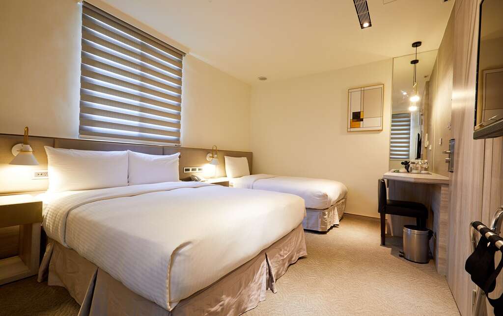 市景豪華三人房