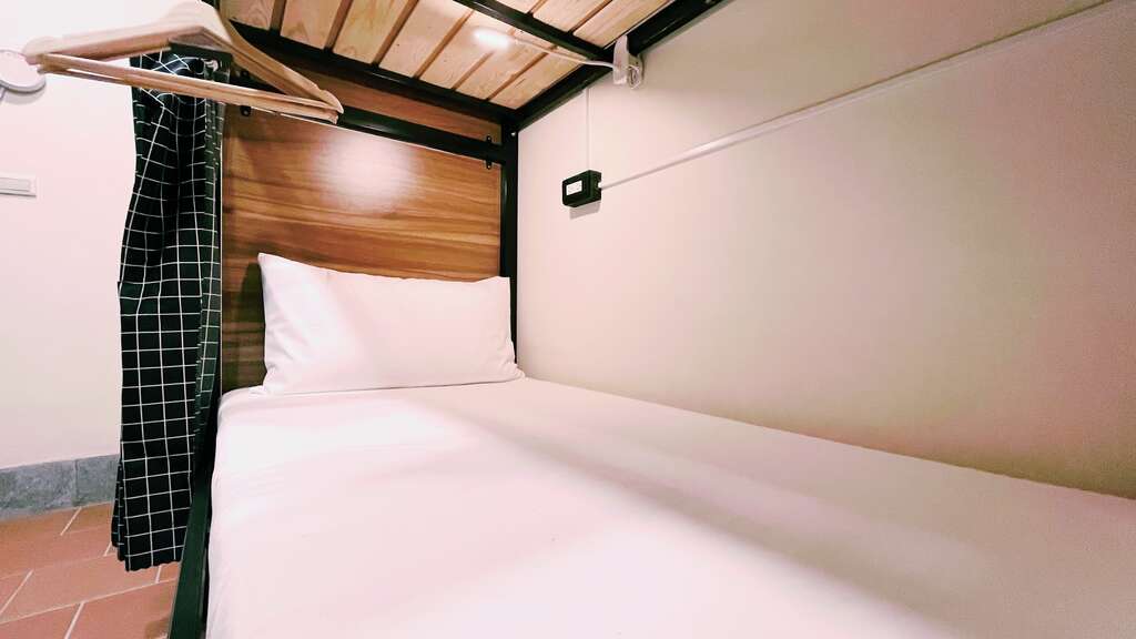 C63F9839-3131-4B6F-B05A-29310E02F368