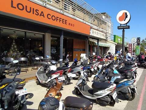 LOUISA COFFEE 路易莎咖啡 金門金城門市